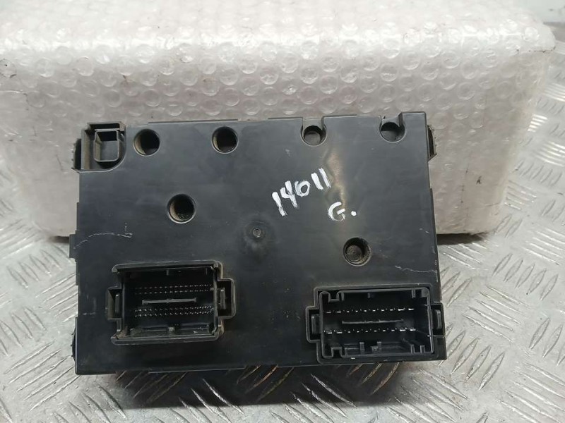 Recambio de caja reles / fusibles para fiat tipo ii (357) berlina easy referencia OEM IAM 521007580 28602608 