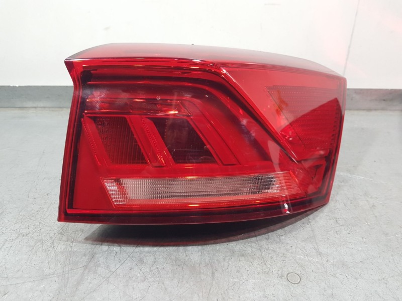 Recambio de piloto trasero derecho exterior para volkswagen t-roc (a11, d11) 1.5 tsi referencia OEM IAM 2GA945096C TOCADO TOCADO