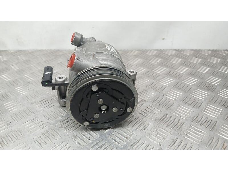 Recambio de compresor aire acondicionado para toyota aygo x play referencia OEM IAM 883100H030 VALEO T403825R