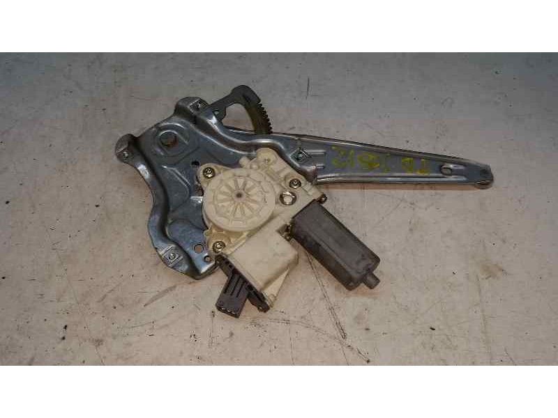 Recambio de elevalunas trasero derecho para toyota avensis berlina (t25) 2.0 executive sedán (4-ptas.) referencia OEM IAM  6 PIN