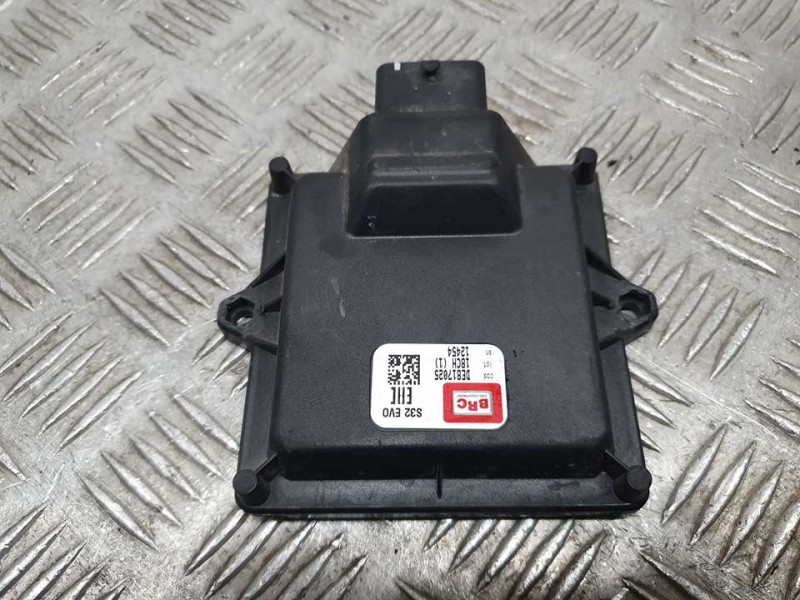 Recambio de modulo electronico para ssangyong xlv crystal 4x2 referencia OEM IAM DE817025  