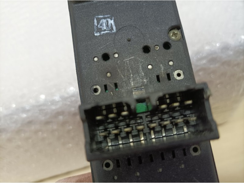 Recambio de mando elevalunas delantero izquierdo para toyota avensis berlina (t 22) 2.0 d4-d luna (5-ptas.) referencia OEM IAM 8