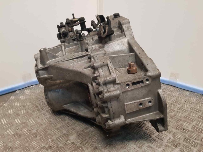 Recambio de caja cambios para hyundai santa fe (bm) 2.2 crdi comfort 4x4 referencia OEM IAM 4300038070  5VELOCIDADES