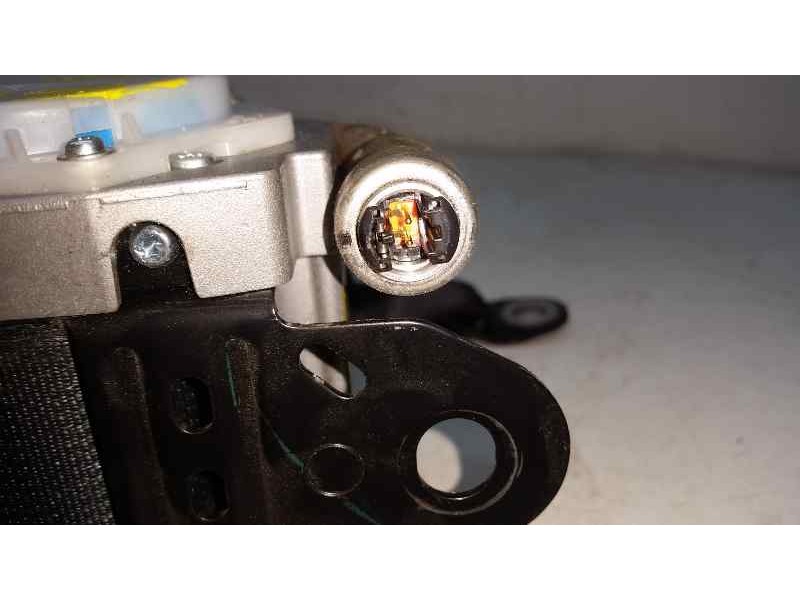 Recambio de pretensor airbag derecho para toyota avensis berlina (t25) 2.0 executive sedán (4-ptas.) referencia OEM IAM   