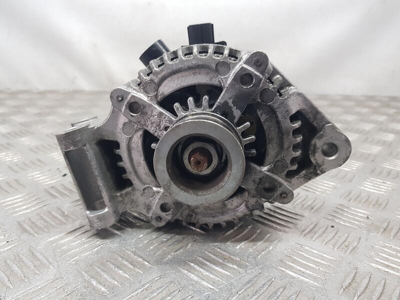 Recambio de alternador para volvo s40 berlina 1.6 kinetic referencia OEM IAM 30667501 DENSO 1042104022