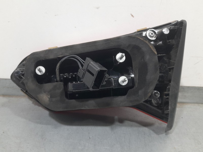 Recambio de piloto trasero izquierdo interior para volkswagen t-roc (a11, d11) 1.5 tsi referencia OEM IAM 2GA945093 RE2892000000