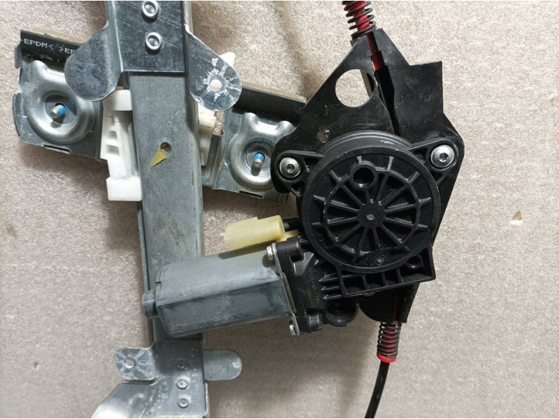 Recambio de elevalunas delantero izquierdo para ford fiesta (cbk) ambiente referencia OEM IAM 8S61A23209AA  ELECTRICO