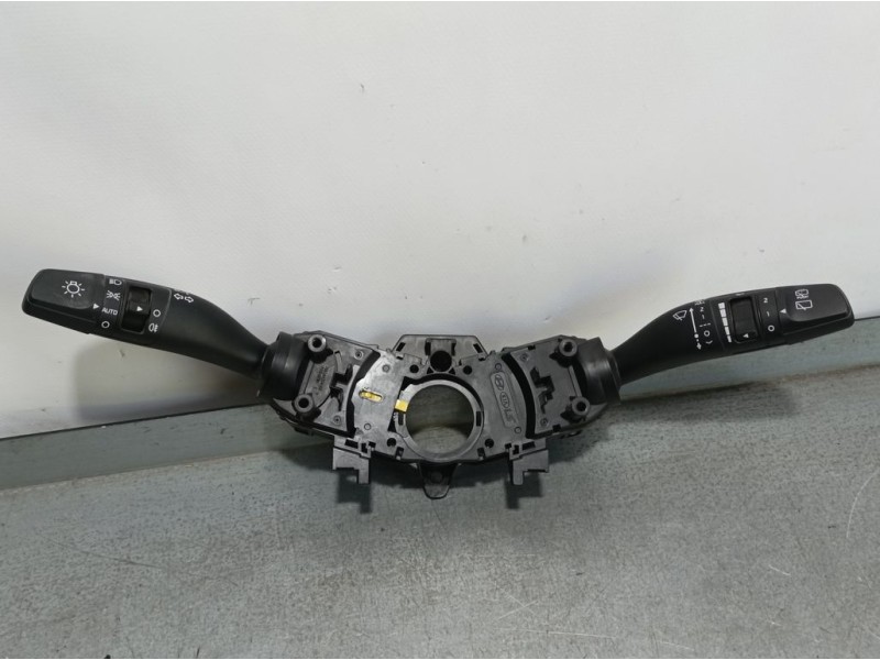Recambio de mando luces y limpia para kia rio (yb) attract referencia OEM IAM 93403H7750  