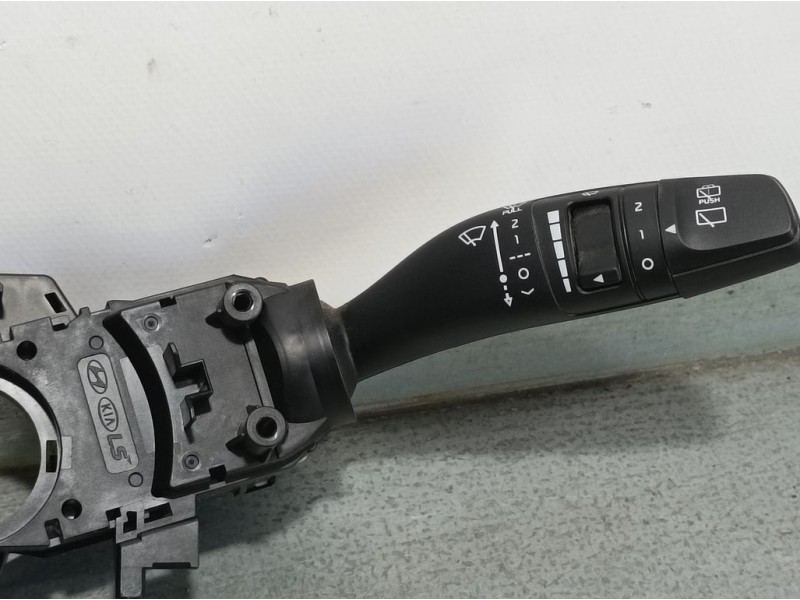 Recambio de mando luces y limpia para kia rio (yb) attract referencia OEM IAM 93403H7750  