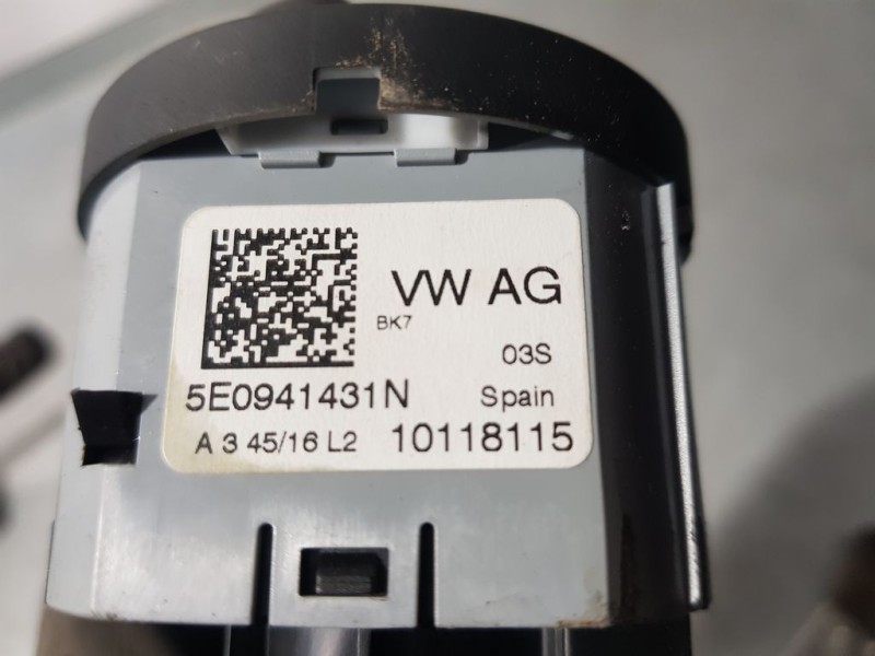 Recambio de mando luces para skoda rapid ambition referencia OEM IAM 5E0941431N  