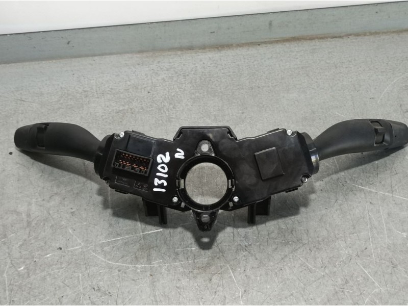 Recambio de mando luces y limpia para kia rio (yb) attract referencia OEM IAM 93403H7750  