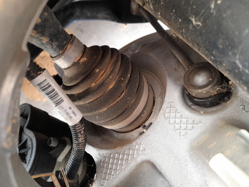 Recambio de transmision trasera izquierda para land rover range rover evoque (l551) 2.0 d150 mhev 4x4 referencia OEM IAM LR13325