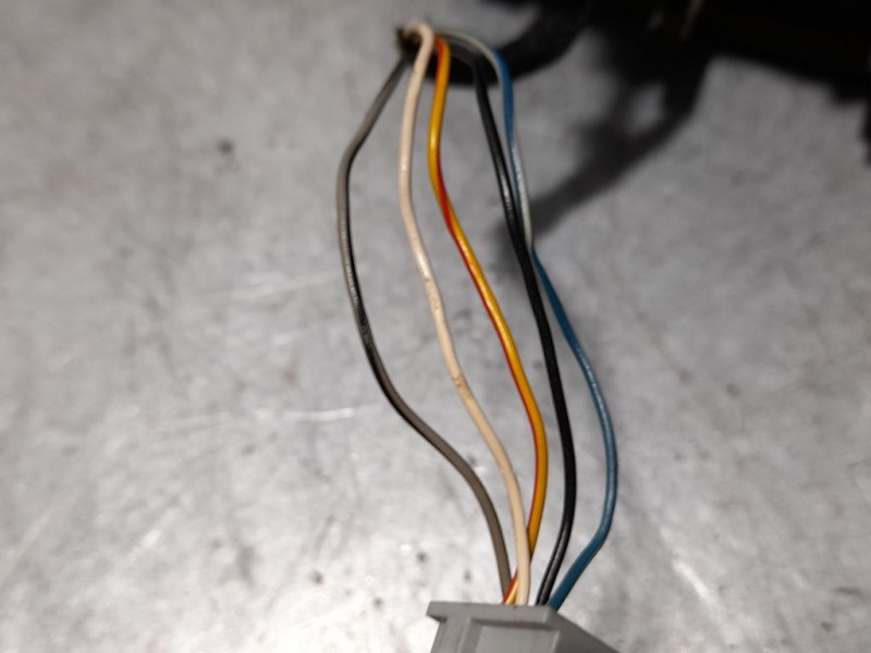 Recambio de retrovisor izquierdo para ford fiesta (cbk) ambiente referencia OEM IAM 1452854  ELECTRICO/TOCADO 5 PINES