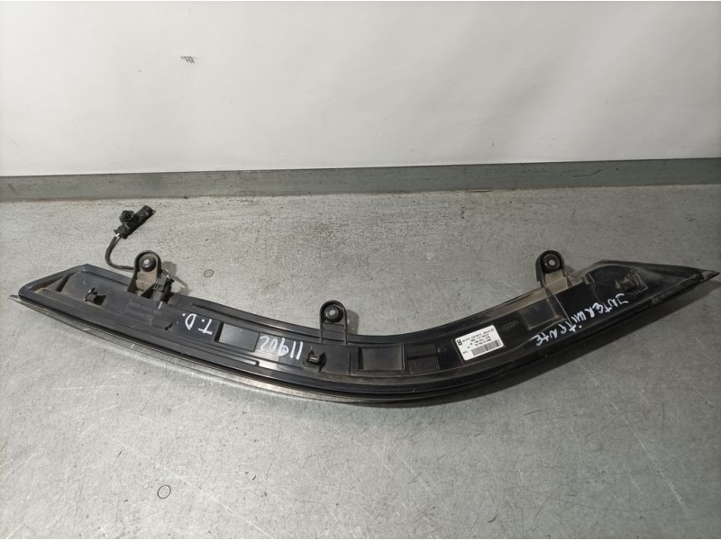 Recambio de piloto trasero derecho para bmw i8 (i12) i8 pure impulse referencia OEM IAM 731078605  INTERMITENTE