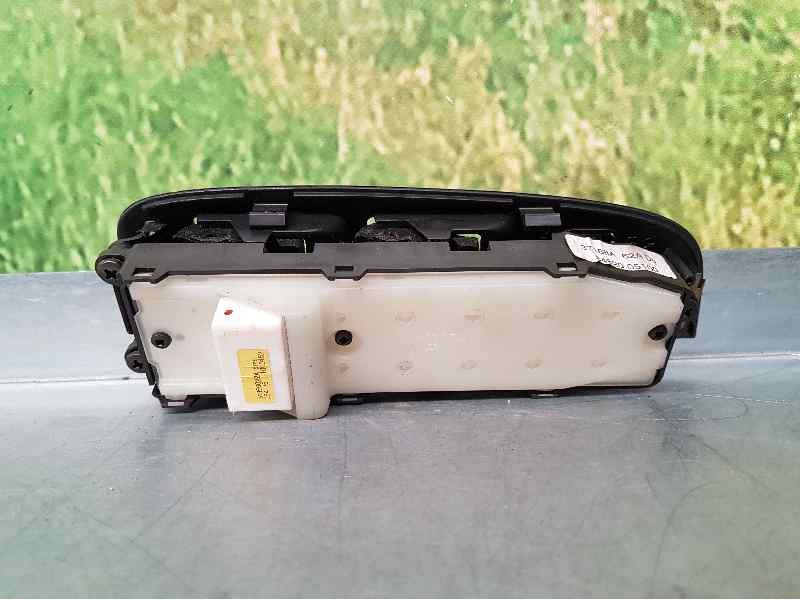 Recambio de mando elevalunas delantero izquierdo para toyota avensis berlina (t25) 2.0 d4-d executive sedán (4-ptas) referencia 