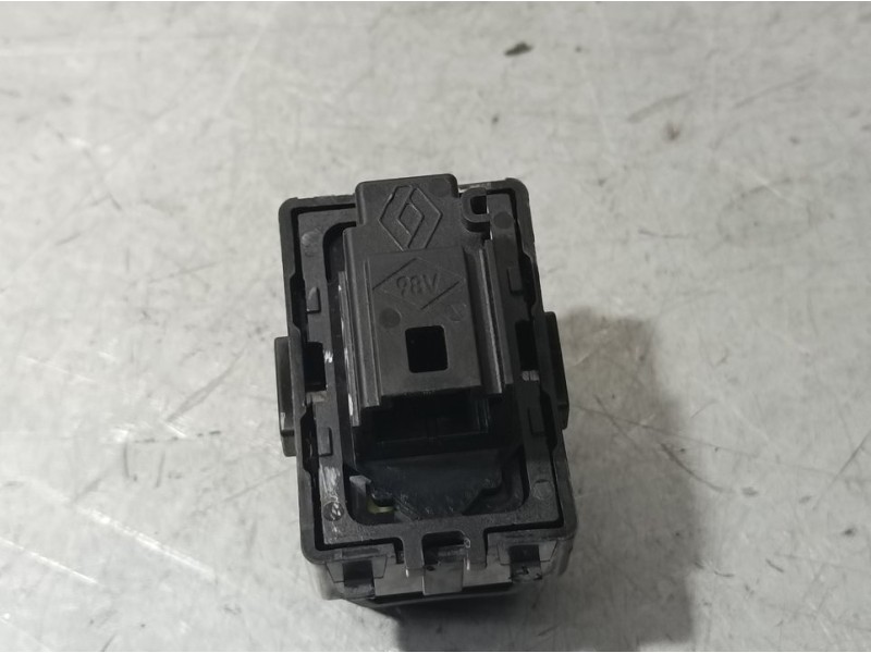 Recambio de mando elevalunas trasero derecho para renault captur ii experience referencia OEM IAM 254114723R  