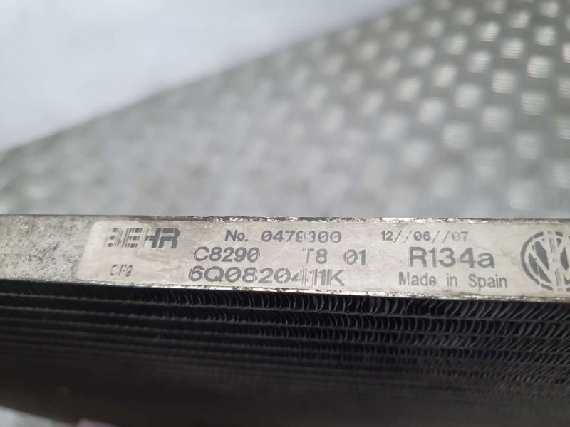 Recambio de condensador / radiador aire acondicionado para volkswagen polo (9n3) advance referencia OEM IAM 6Q0820411K BEHR 