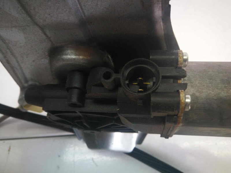 Recambio de elevalunas delantero izquierdo para renault clio iii confort dynamique referencia OEM IAM 400860D  2 PINS