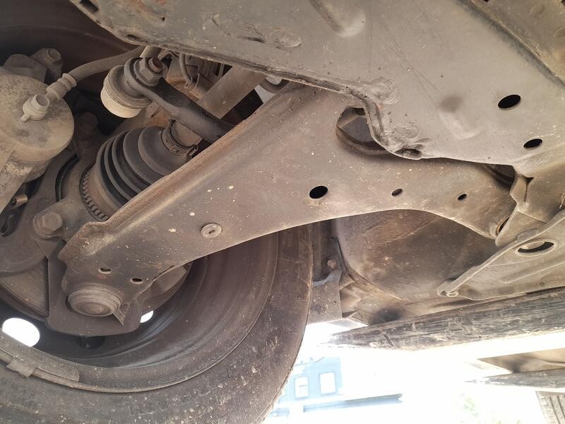 Recambio de brazo suspension inferior delantero derecho para kia cerato i sedán (ld) 1.6 referencia OEM IAM 545012D002  