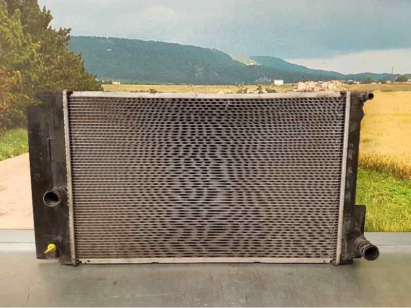 Recambio de radiador agua para toyota auris luna referencia OEM IAM 164000D400  