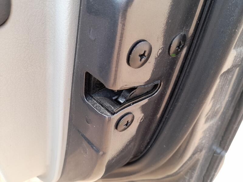 Recambio de cerradura puerta delantera derecha para kia cerato i sedán (ld) 1.6 referencia OEM IAM 813202F010  