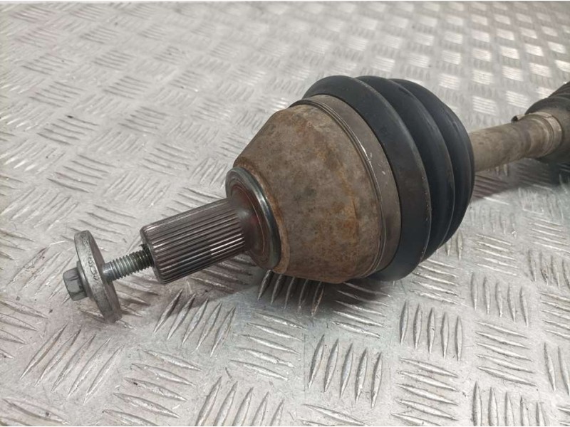 Recambio de transmision delantera izquierda para land rover freelander (lr2) td4 s referencia OEM IAM LR005870 6G9N3B437KF 