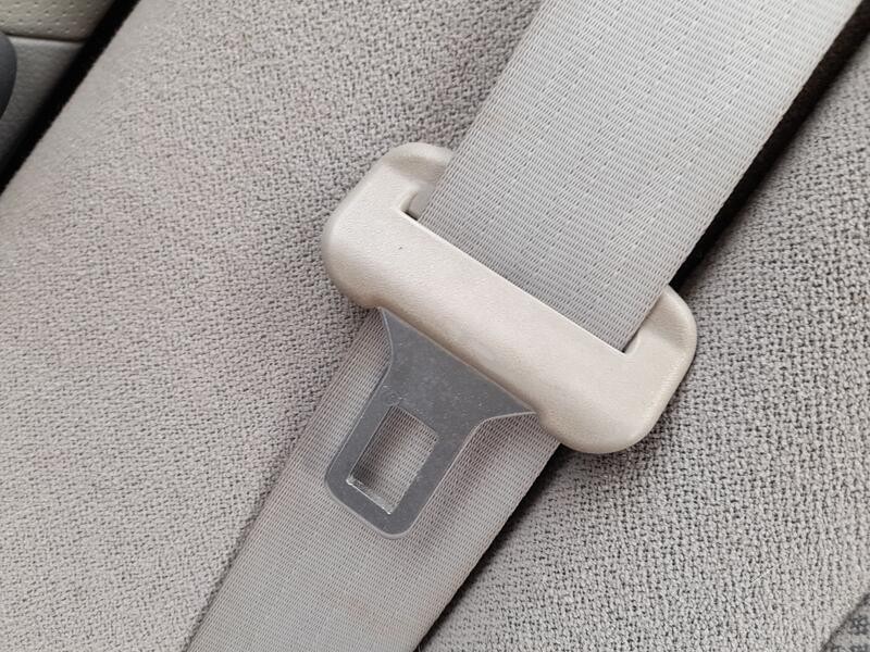 Recambio de cinturon seguridad trasero derecho para kia cerato i sedán (ld) 1.6 referencia OEM IAM 898102F000NM  