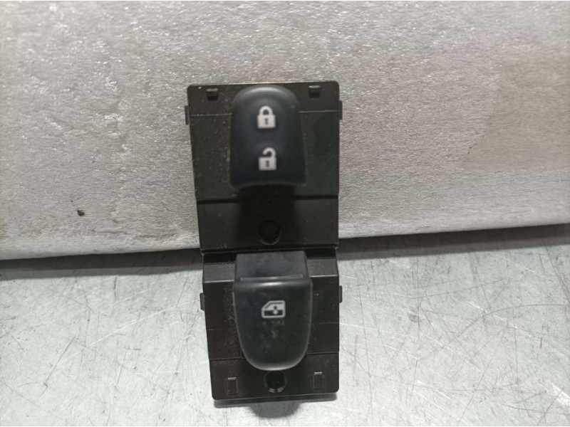 Recambio de mando elevalunas delantero derecho para renault kadjar experience referencia OEM IAM 1692160  NILES