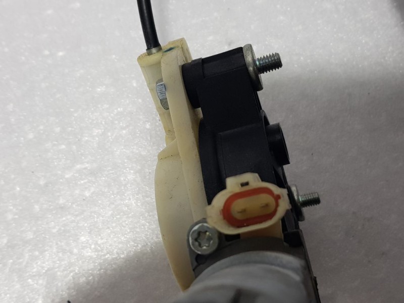 Recambio de elevalunas trasero derecho para hyundai i20 active tecno referencia OEM IAM 83402C7010 F0081W2084 BOSCH ELECTRICO 2 