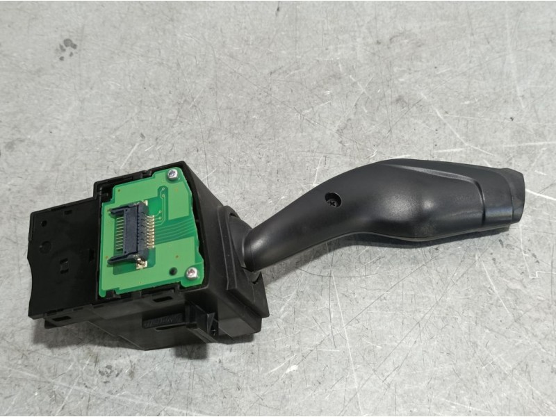 Recambio de mando intermitentes para ford focus lim. (cb8) titanium referencia OEM IAM AV6T13335AB  