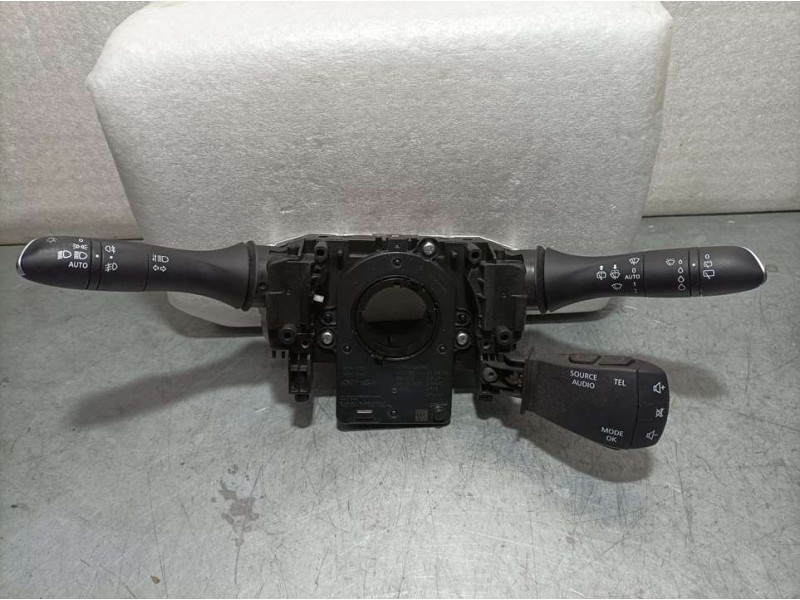 Recambio de mando luces y limpia para renault kadjar experience referencia OEM IAM 255678341R  