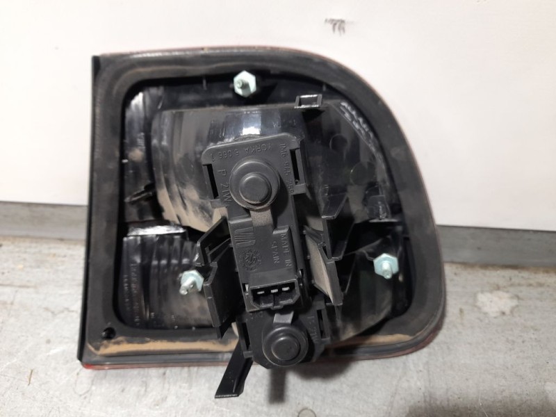 Recambio de piloto trasero izquierdo para seat leon (1m1) signo referencia OEM IAM 1M6945107  INTERIOR