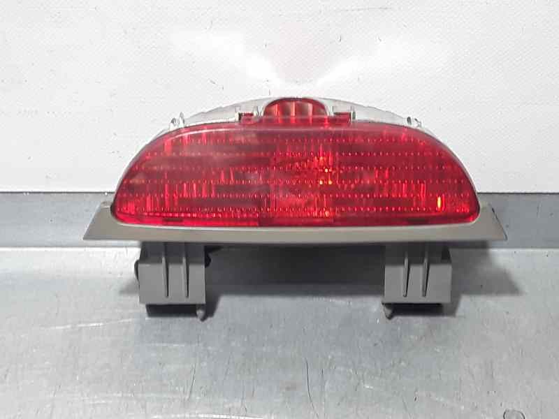 Recambio de luz central de freno para kia carnival ii 2.9 crdi lx referencia OEM IAM   