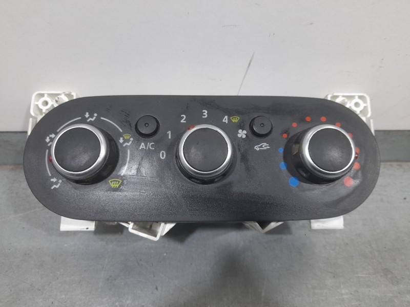 Recambio de mando calefaccion / aire acondicionado para renault trafic furgón l1 h1 2,9t referencia OEM IAM E1093049AC 300800600