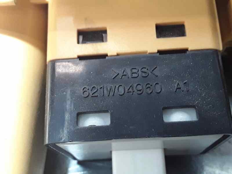 Recambio de mando elevalunas delantero derecho para kia carnival ii 2.9 crdi lx referencia OEM IAM 621W04960  