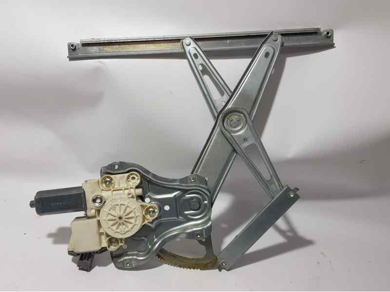 Recambio de elevalunas delantero derecho para toyota avensis berlina (t25) 2.0 d4-d sol berlina (5-ptas.) referencia OEM IAM 698