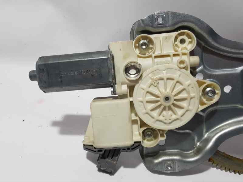 Recambio de elevalunas delantero derecho para toyota avensis berlina (t25) 2.0 d4-d sol berlina (5-ptas.) referencia OEM IAM 698