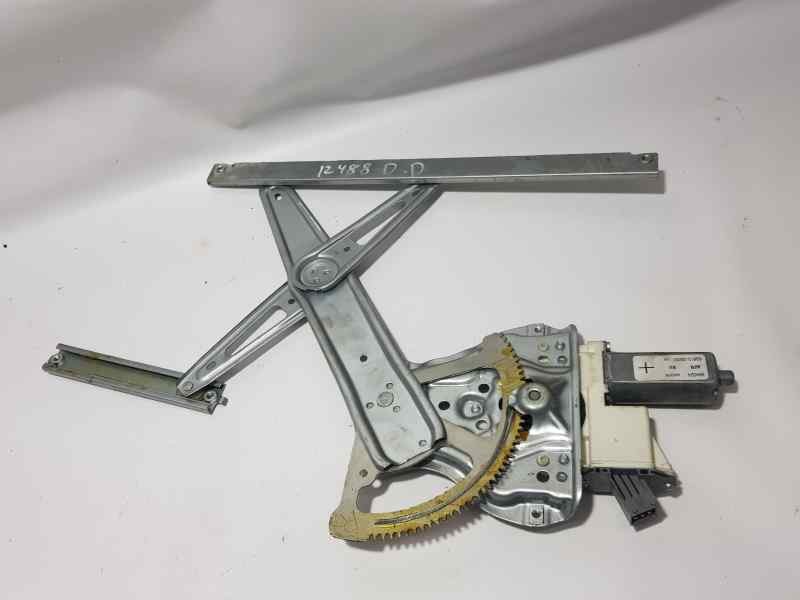 Recambio de elevalunas delantero derecho para toyota avensis berlina (t25) 2.0 d4-d sol berlina (5-ptas.) referencia OEM IAM 698