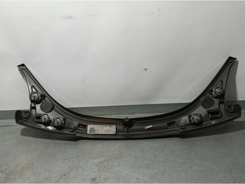 Recambio de aleron trasero para bmw i8 (i12) i8 pure impulse referencia OEM IAM 737372806  ALERON CENTRAL