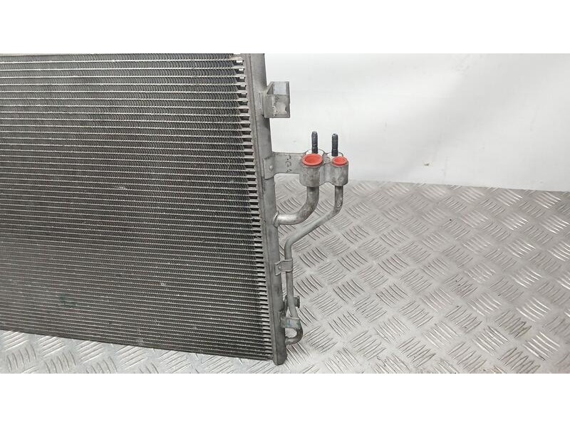 Recambio de condensador / radiador aire acondicionado para hyundai ix35 classic 2wd referencia OEM IAM 976062Y000  