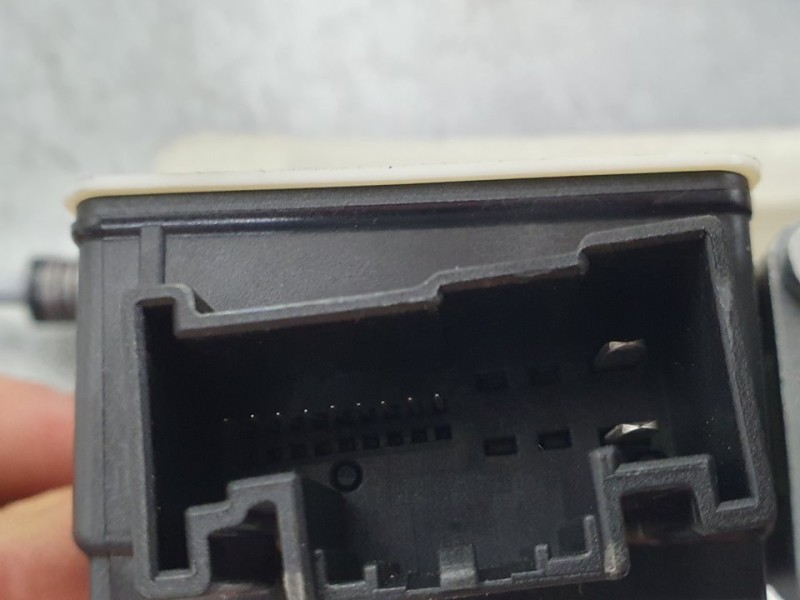 Recambio de elevalunas delantero izquierdo para seat ibiza (kj1) reference referencia OEM IAM 6F0837461A  ELECTRICO 11 PINES