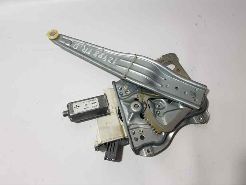 Recambio de elevalunas trasero derecho para toyota avensis berlina (t25) 2.0 d4-d sol berlina (5-ptas.) referencia OEM IAM 69830