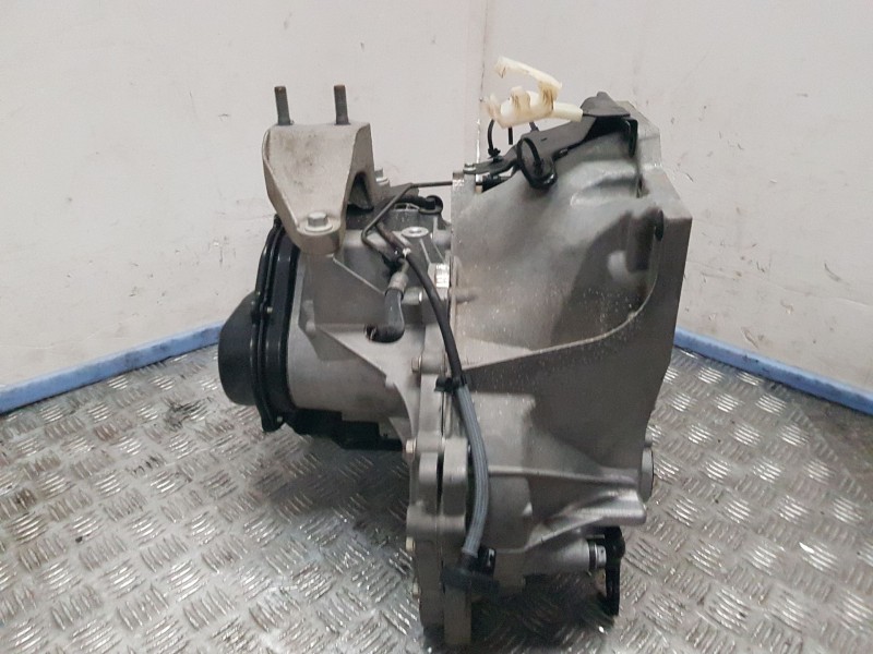 Recambio de caja cambios para ford tourneo courier b460 monospace 1.0 ecoboost referencia OEM IAM DV1R7002BBG 2070113 6VELOCIDAD