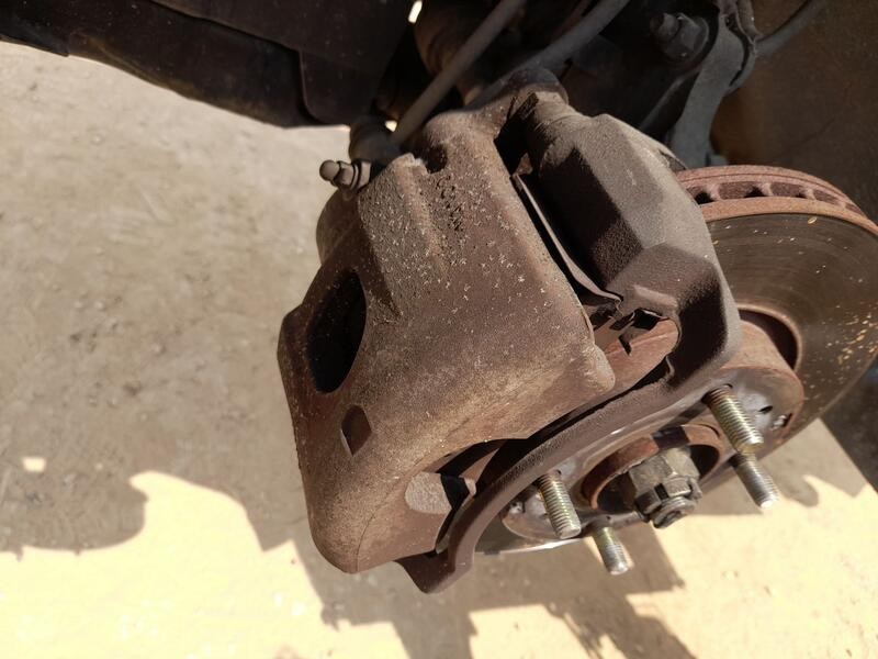 Recambio de pinza freno delantera izquierda para kia cerato i sedán (ld) 1.6 referencia OEM IAM 581102F500  