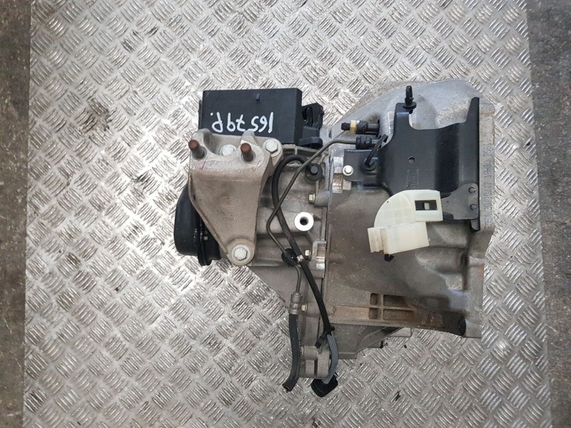 Recambio de caja cambios para ford tourneo courier b460 monospace 1.0 ecoboost referencia OEM IAM DV1R7002BBG 2070113 6VELOCIDAD