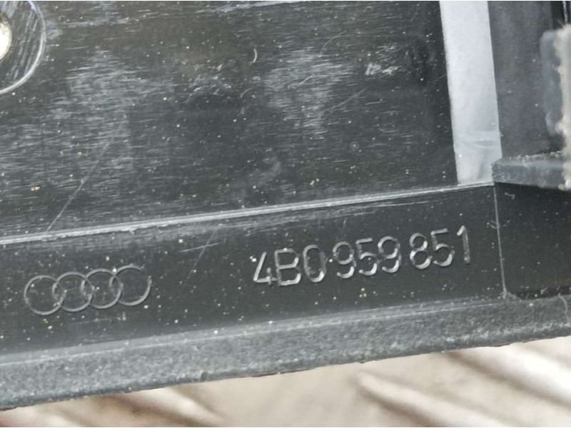 Recambio de mando elevalunas delantero izquierdo para audi a6 berlina (4b2) 2.5 tdi quattro referencia OEM IAM 4B0959851  