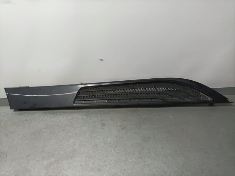 Recambio de molduras traseras para bmw i8 (i12) i8 pure impulse referencia OEM IAM 7375140  REJILLA TRASERA DERECHA