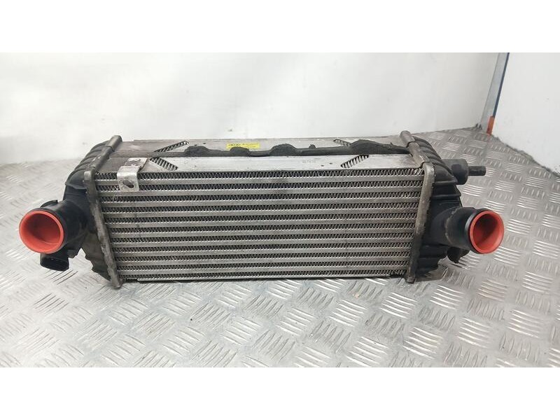 Recambio de intercooler para hyundai ix35 classic 2wd referencia OEM IAM 282702A850  