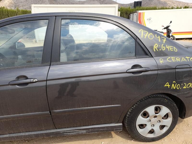 Recambio de puerta trasera izquierda para kia cerato i sedán (ld) 1.6 referencia OEM IAM 770032F010  