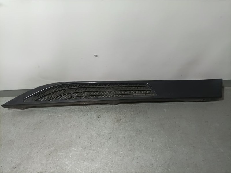 Recambio de molduras traseras para bmw i8 (i12) i8 pure impulse referencia OEM IAM 7375139  REJILLA TRASERA IZQUIERDA